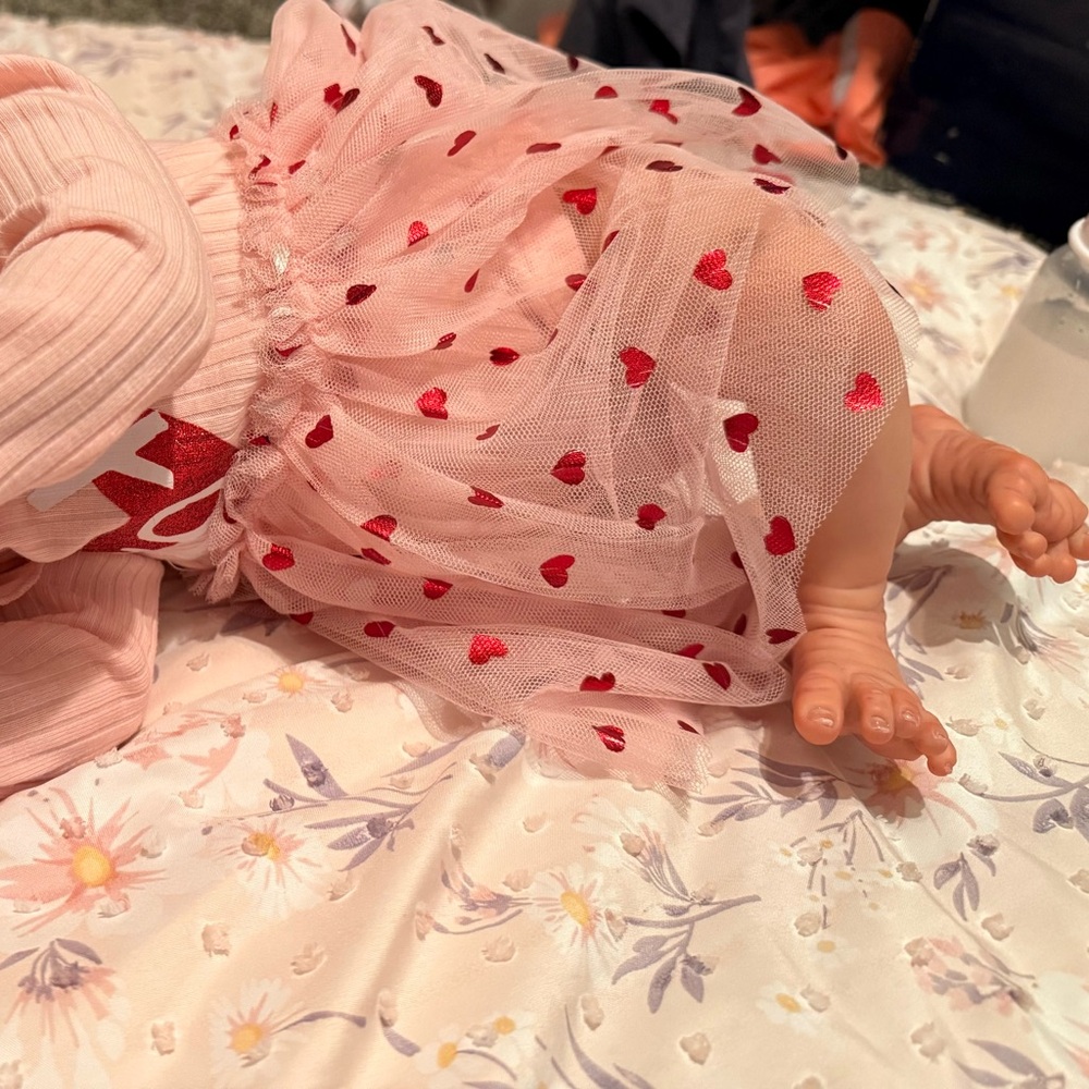Reborn baby doll Olive brown hair New custom baby - Picture 8 of 9